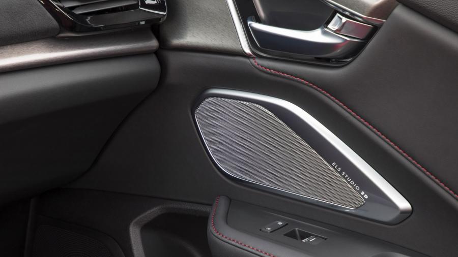 Детали интерьера Acura RDX 2018 года  (фото 52 из 54)
